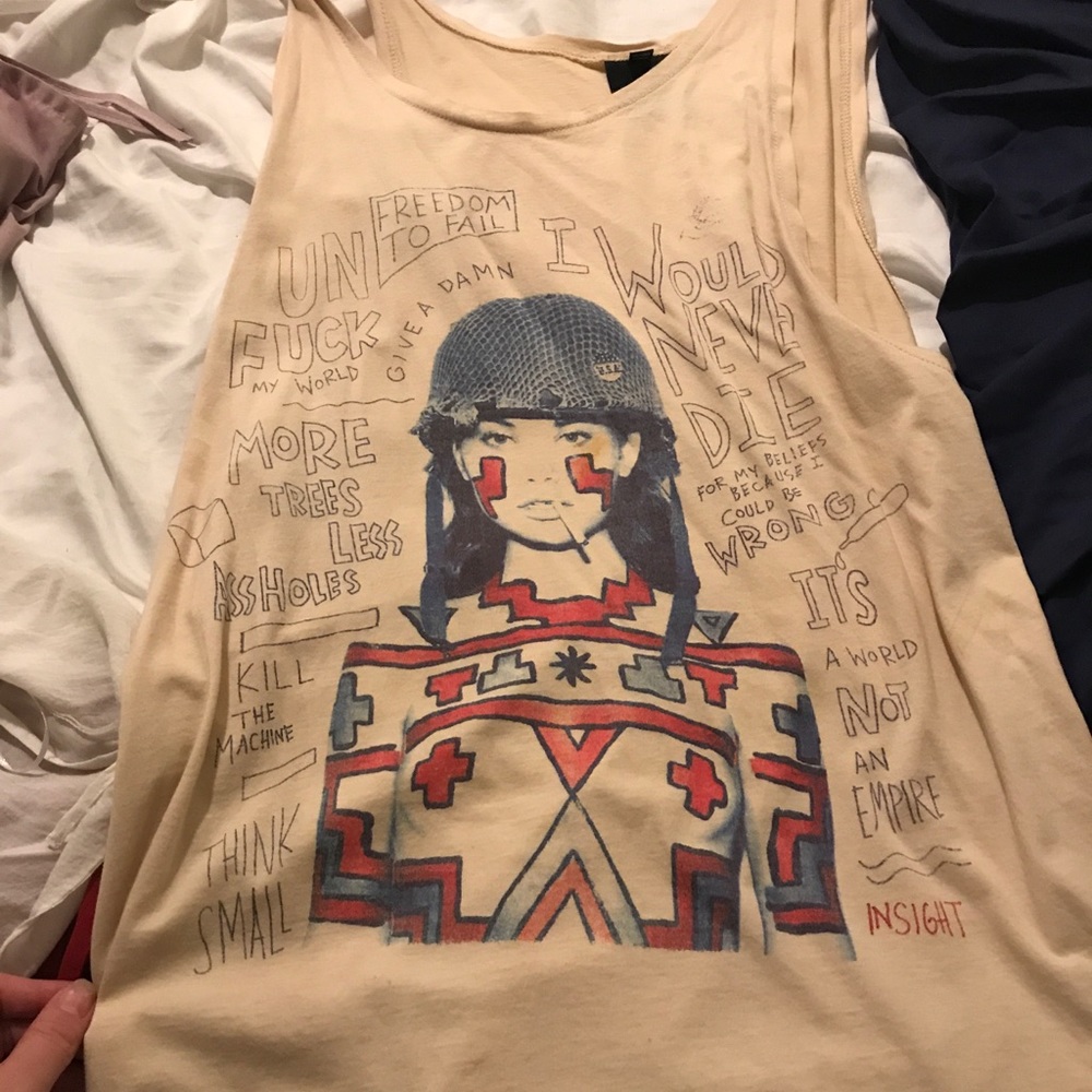 Controversial graphic tee that will have eyes on U